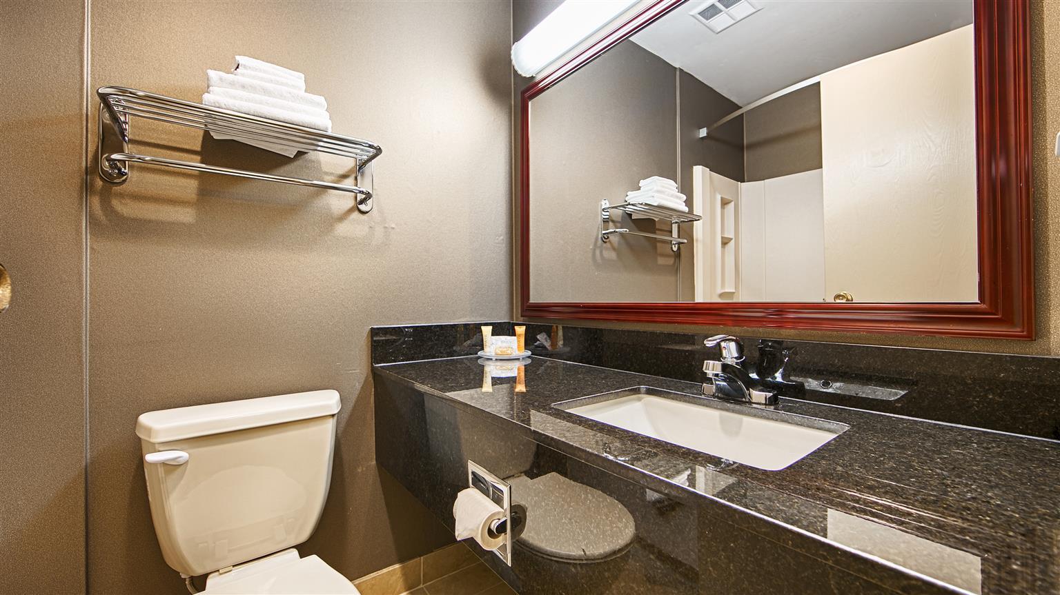Best Western Airport Inn YYC Exterior foto